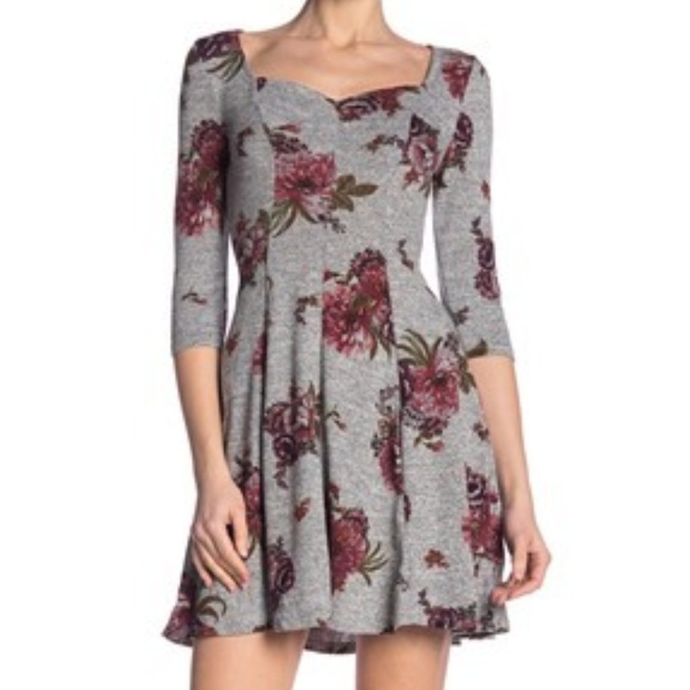 BEBOP Sweetheart Neckline Floral 3/4 Sleeve Dress